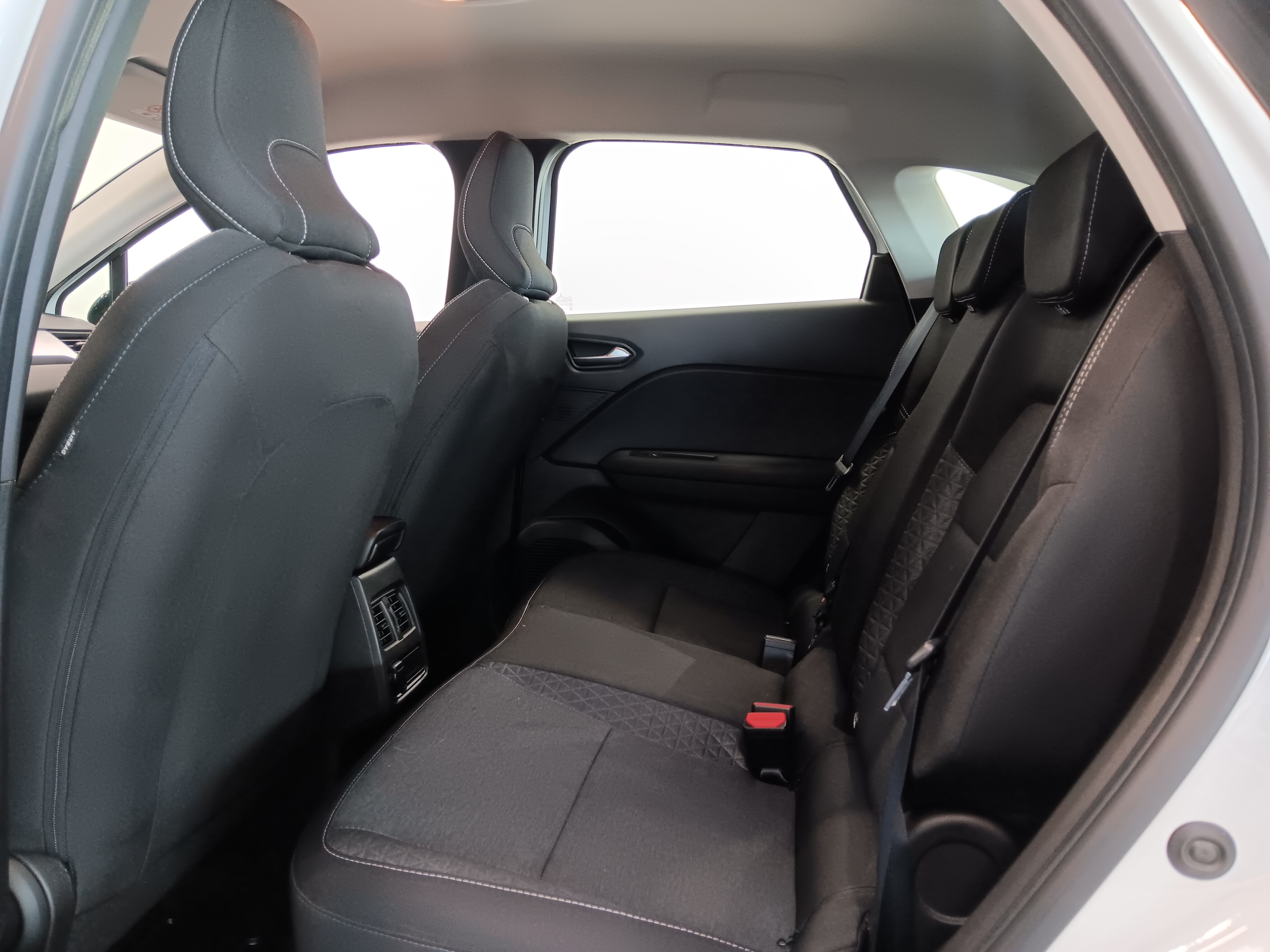 Renault CAPTUR TCE 140 EDC-AUT MILD HYBRID EQUILIBRE