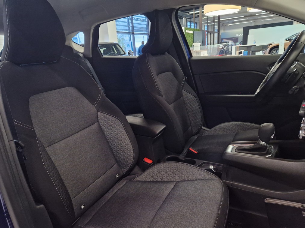 Renault CAPTUR TCE 140 EDC MILD HYBRID TAKUU 24KK/40TKM.
