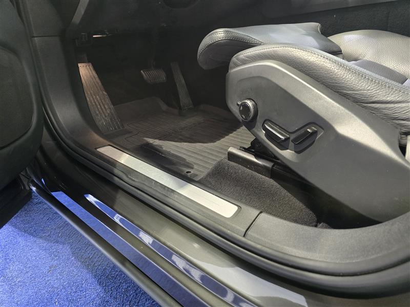 Volvo XC60 T8 AWD LONG RANGE PLUS BRIGHT TAKUU 24KK/40TKM