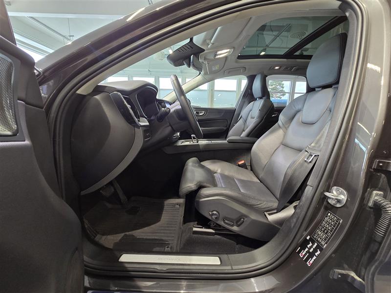 Volvo XC60 2023, kuva 7/28