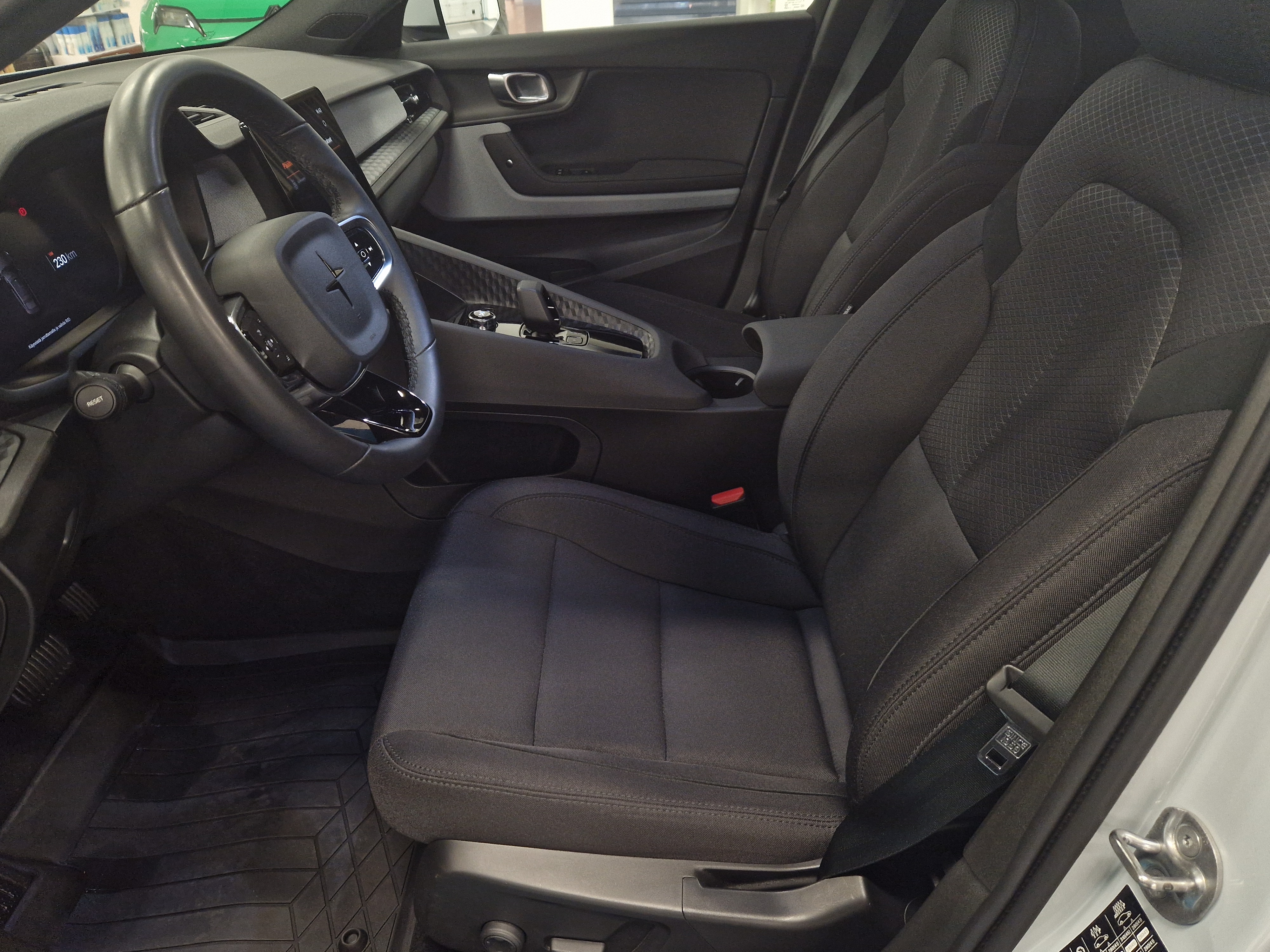 Polestar 2 STANDARD RANGE SINGLE MOTOR 170KW 69KWH.