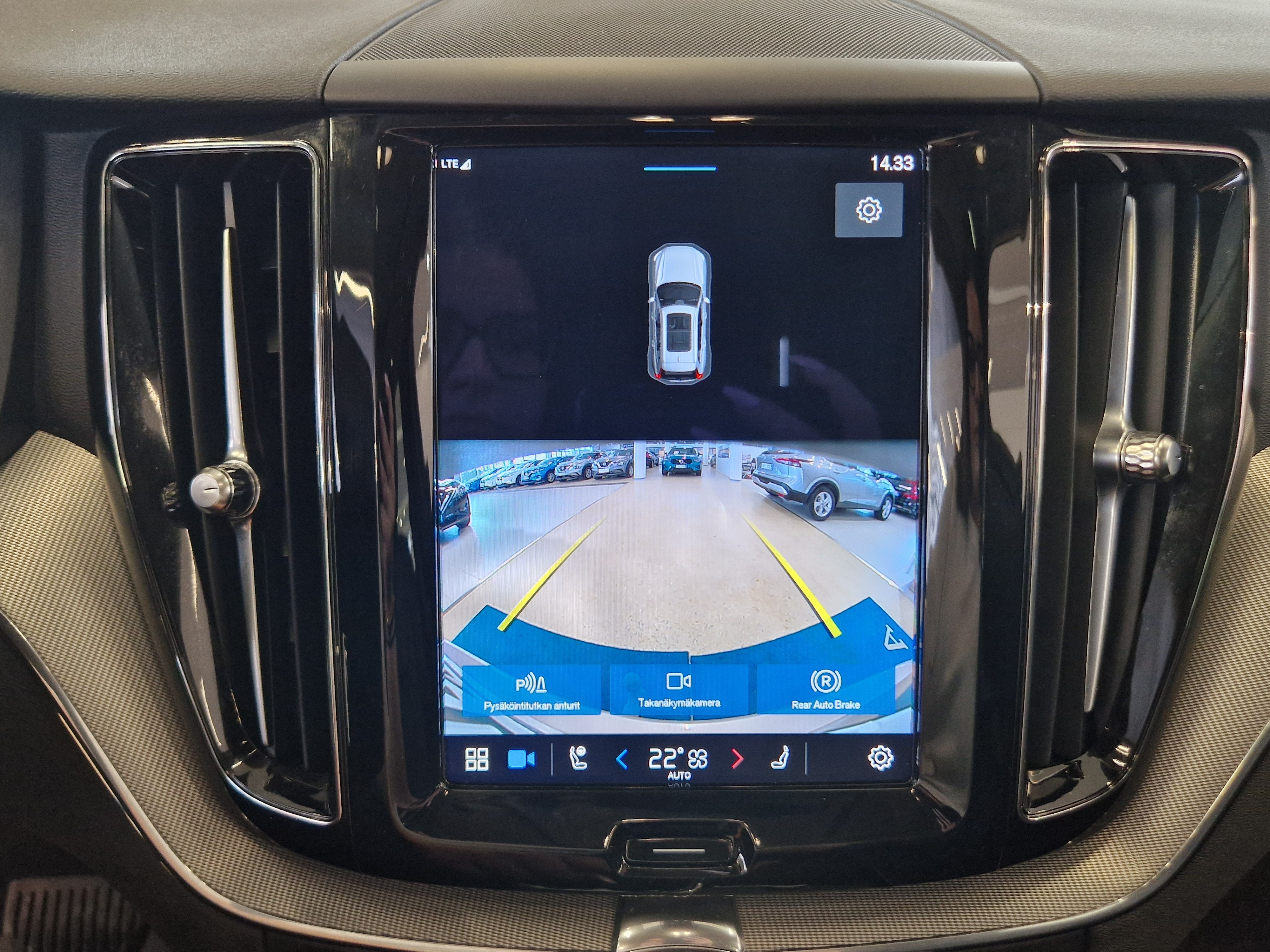 Volvo XC60 T8 AWD LONG RANGE PLUS DARK TAKUU 24KK/40TKM