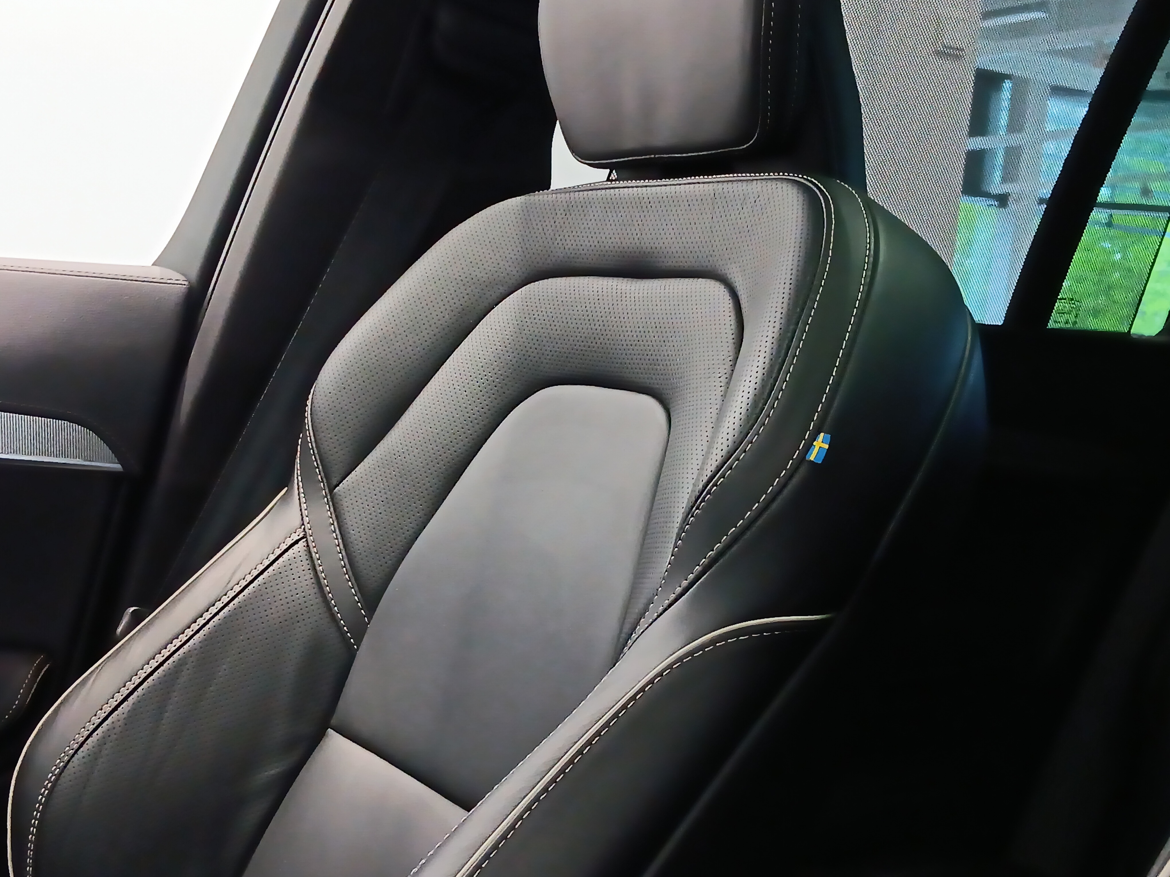 Volvo XC90 T8 AWD LONG RANGE HIGH PERFORMANCE ULTIMATE DARK A
