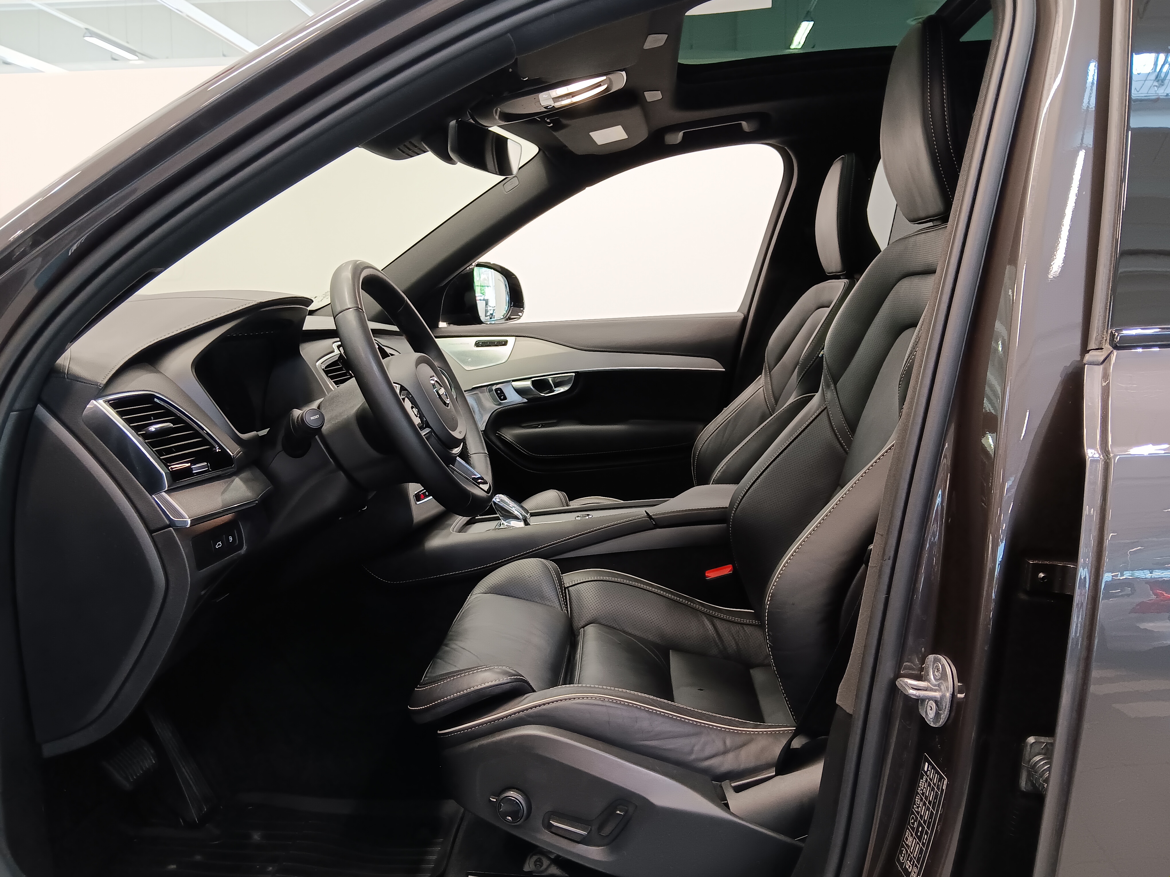Volvo XC90 T8 AWD LONG RANGE HIGH PERFORMANCE ULTIMATE DARK A