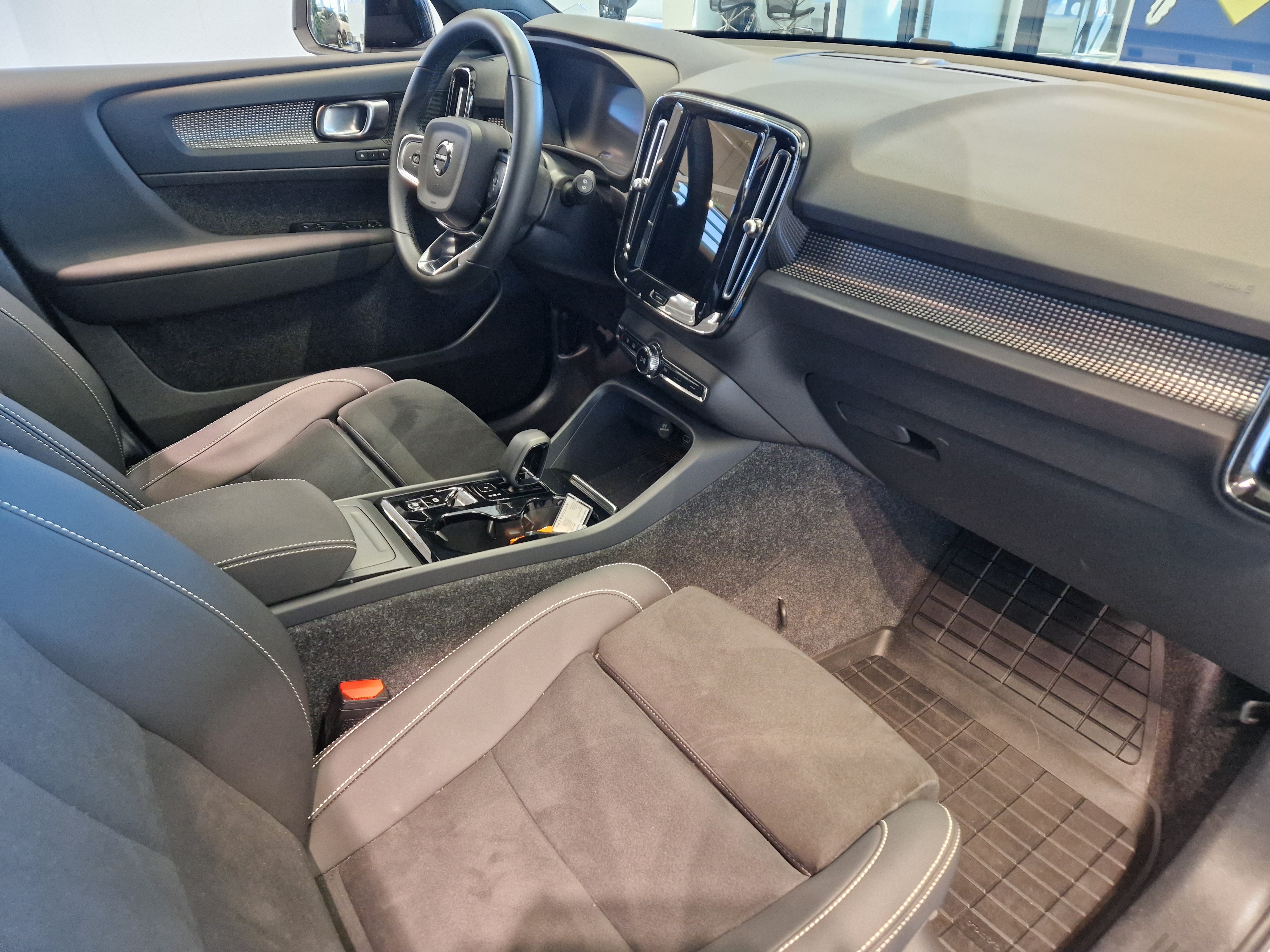 Volvo XC40 B3 MHEV EDITION PLUS DCT AUT TAKUU 24KK/40TKM