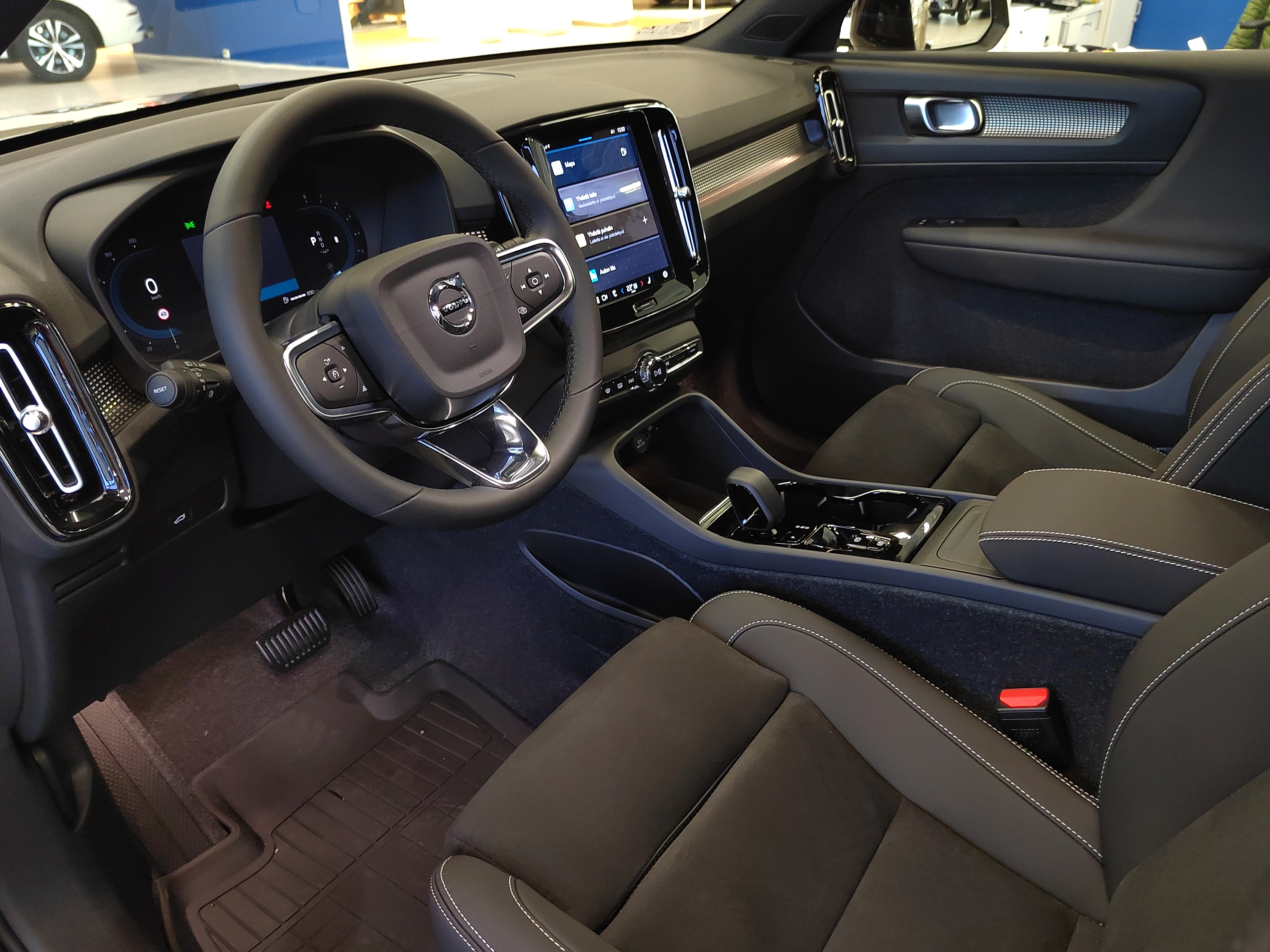 Volvo XC40 B3 MHEV EDITION PLUS DCT AUT. TAKUU 24KK/40TKM.