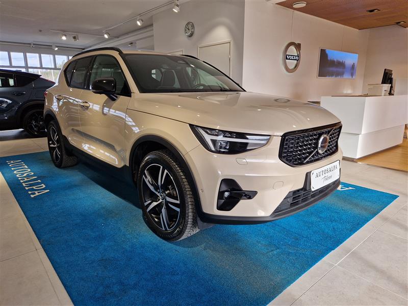 Volvo XC40 2025, kuva 2/25