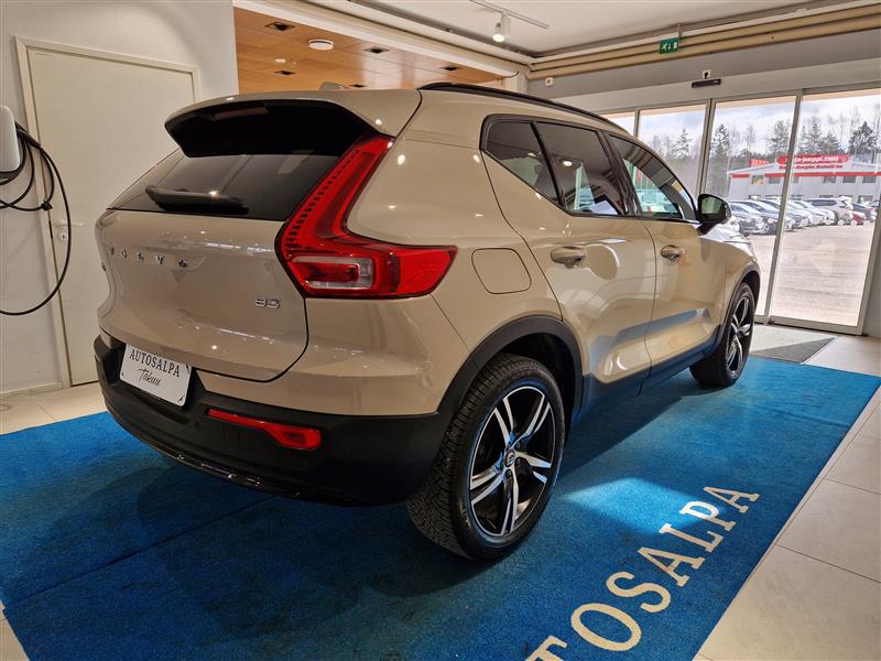 Volvo XC40 2025, kuva 3/25