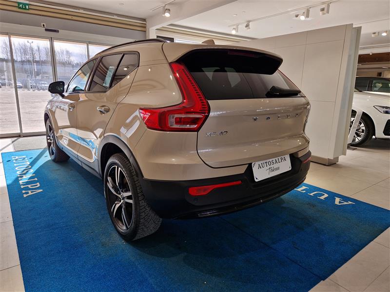 Volvo XC40 2025, kuva 4/25