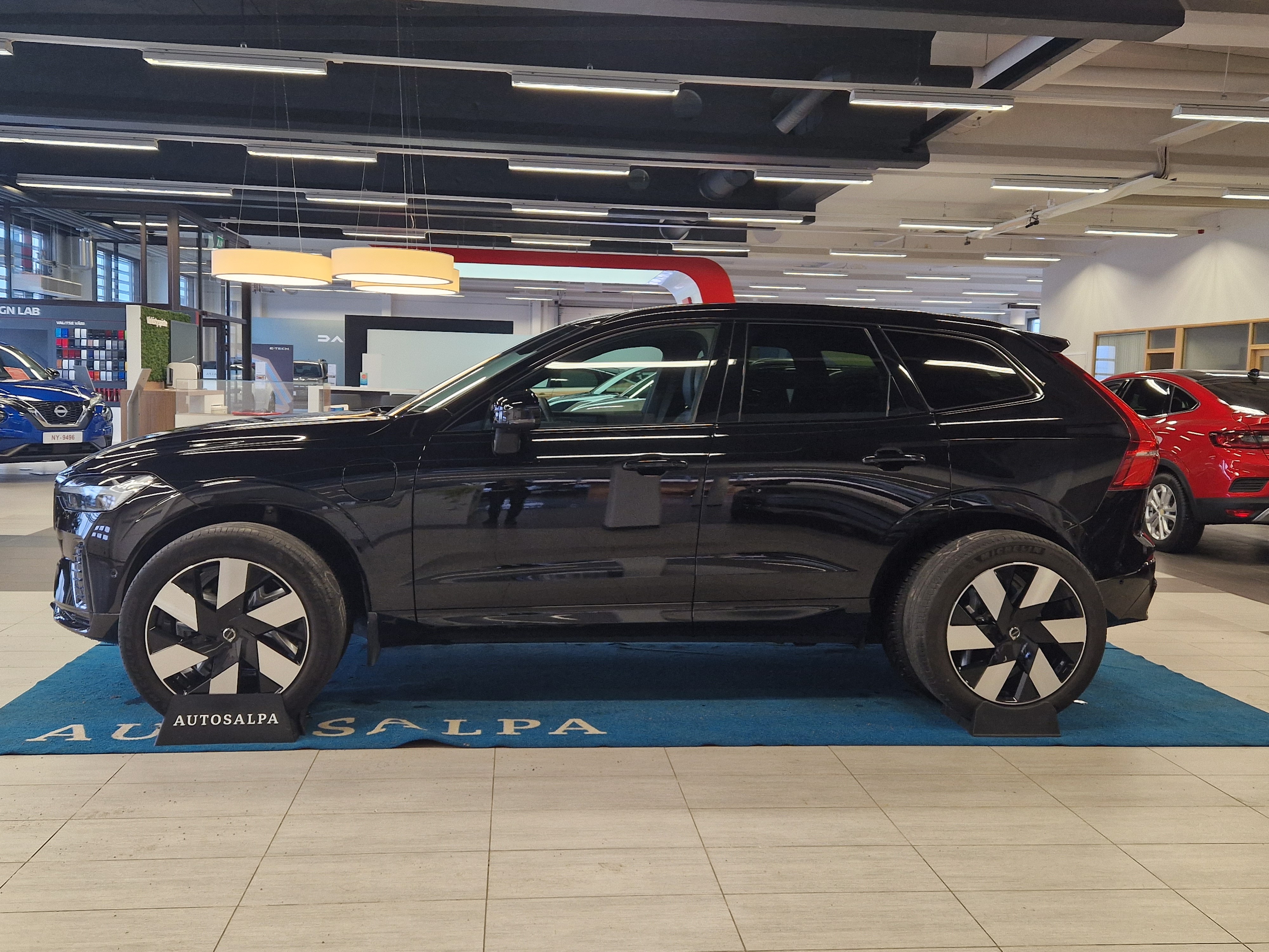 Volvo XC60 T8 AWD LONG RANGE ULTRA DARK TAKUU 24KK/40TKM