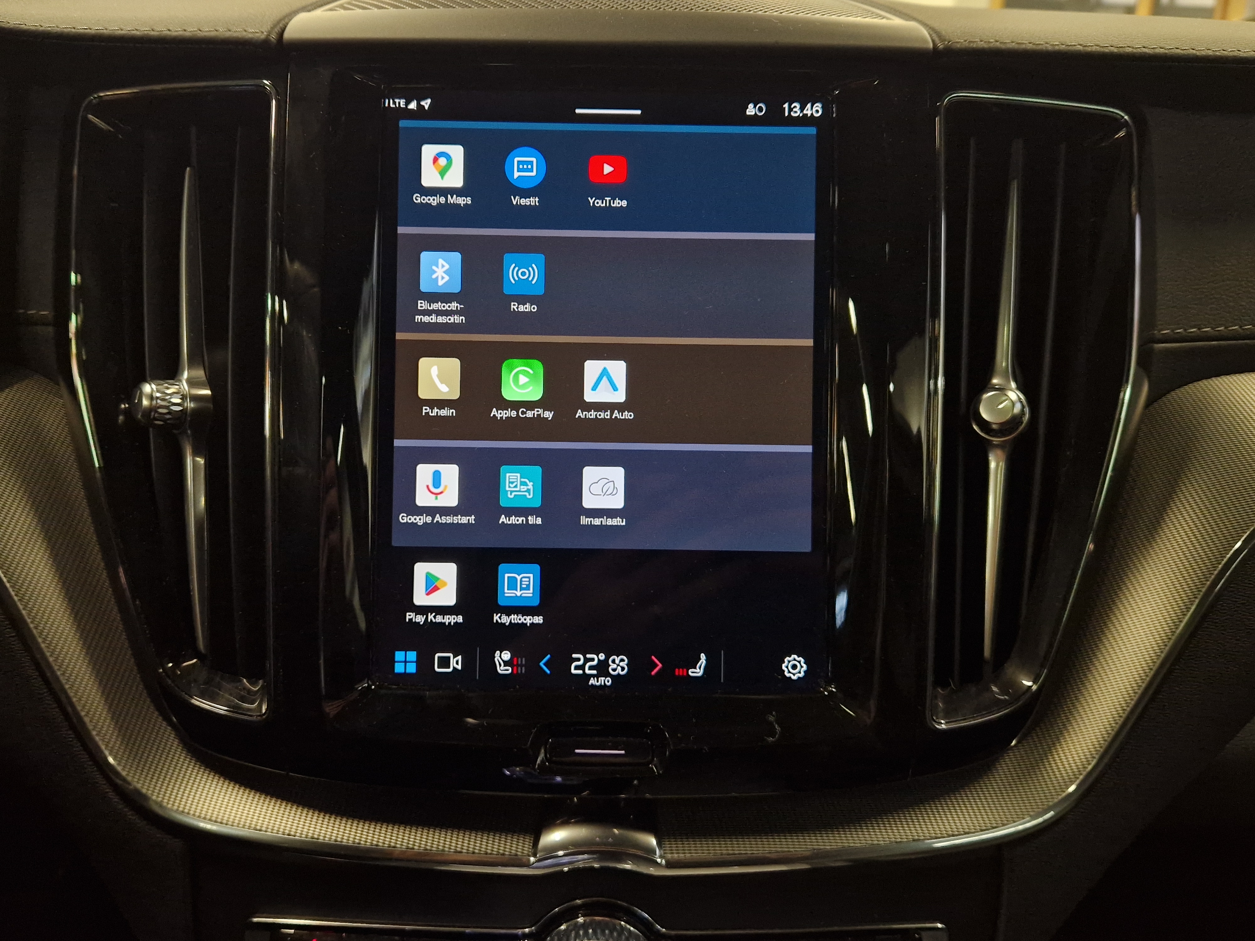 Volvo XC60 T8 AWD LONG RANGE ULTRA DARK TAKUU 24KK/40TKM