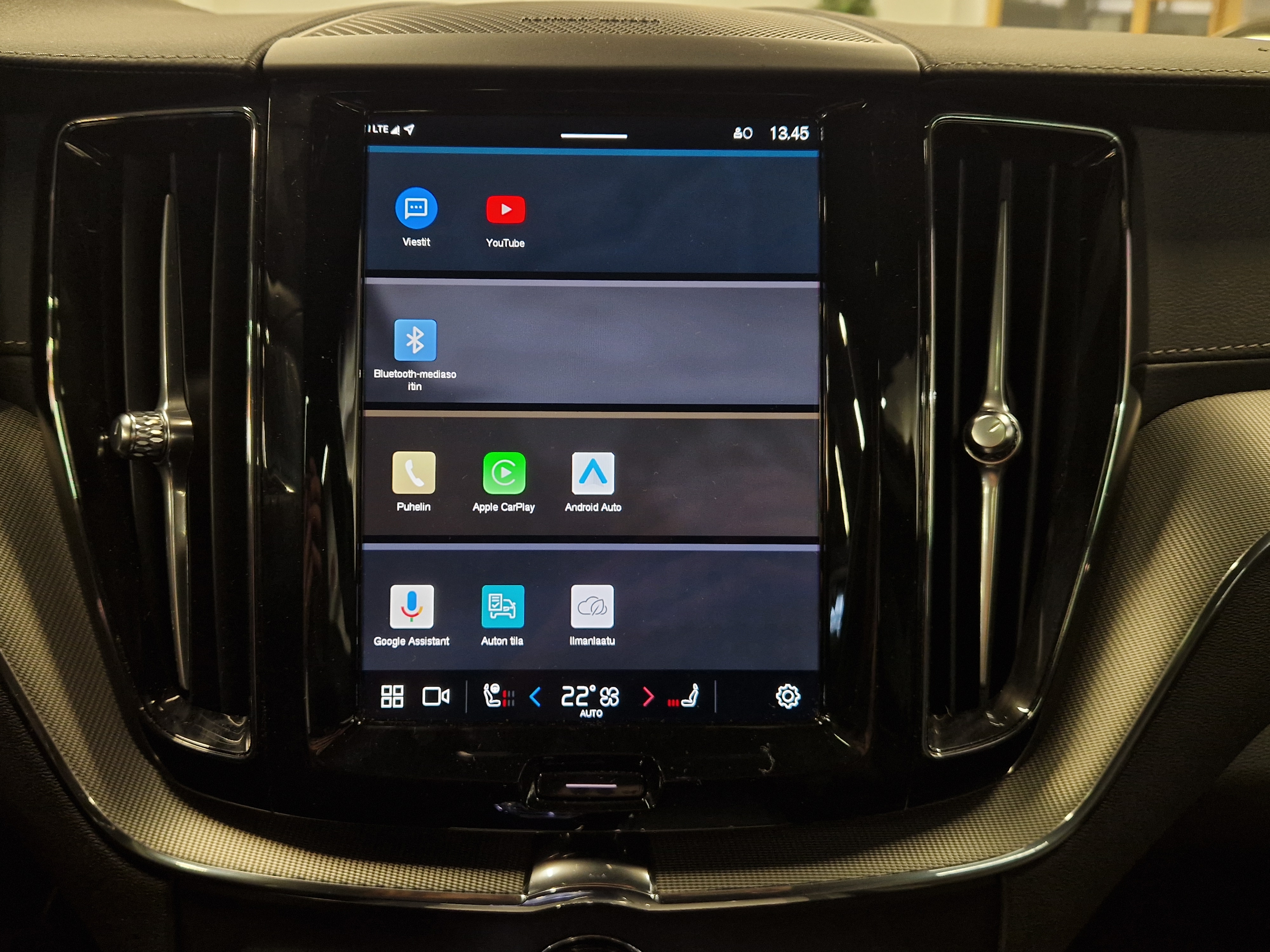 Volvo XC60 T8 AWD LONG RANGE ULTRA DARK TAKUU 24KK/40TKM