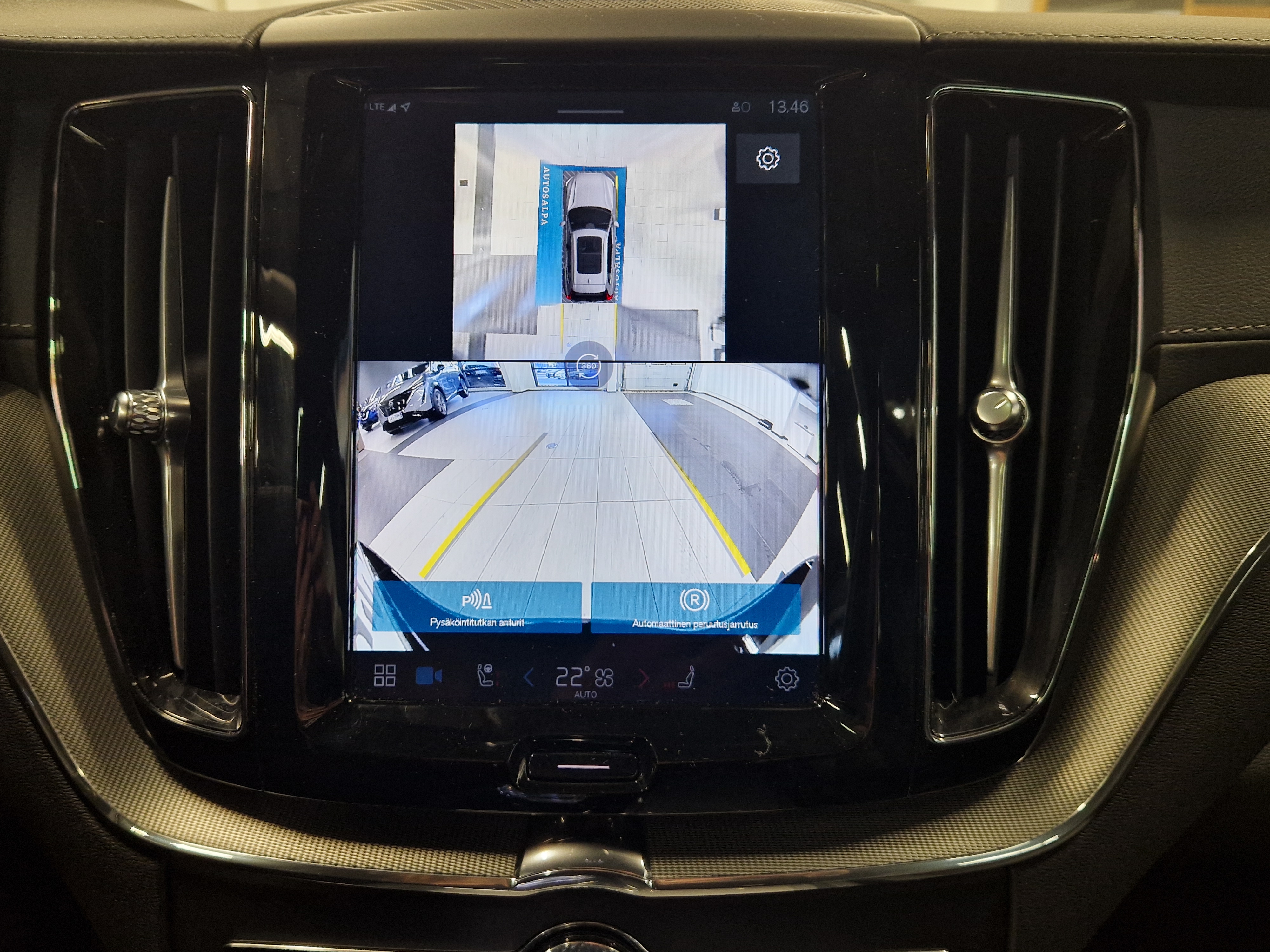 Volvo XC60 T8 AWD LONG RANGE ULTRA DARK TAKUU 24KK/40TKM