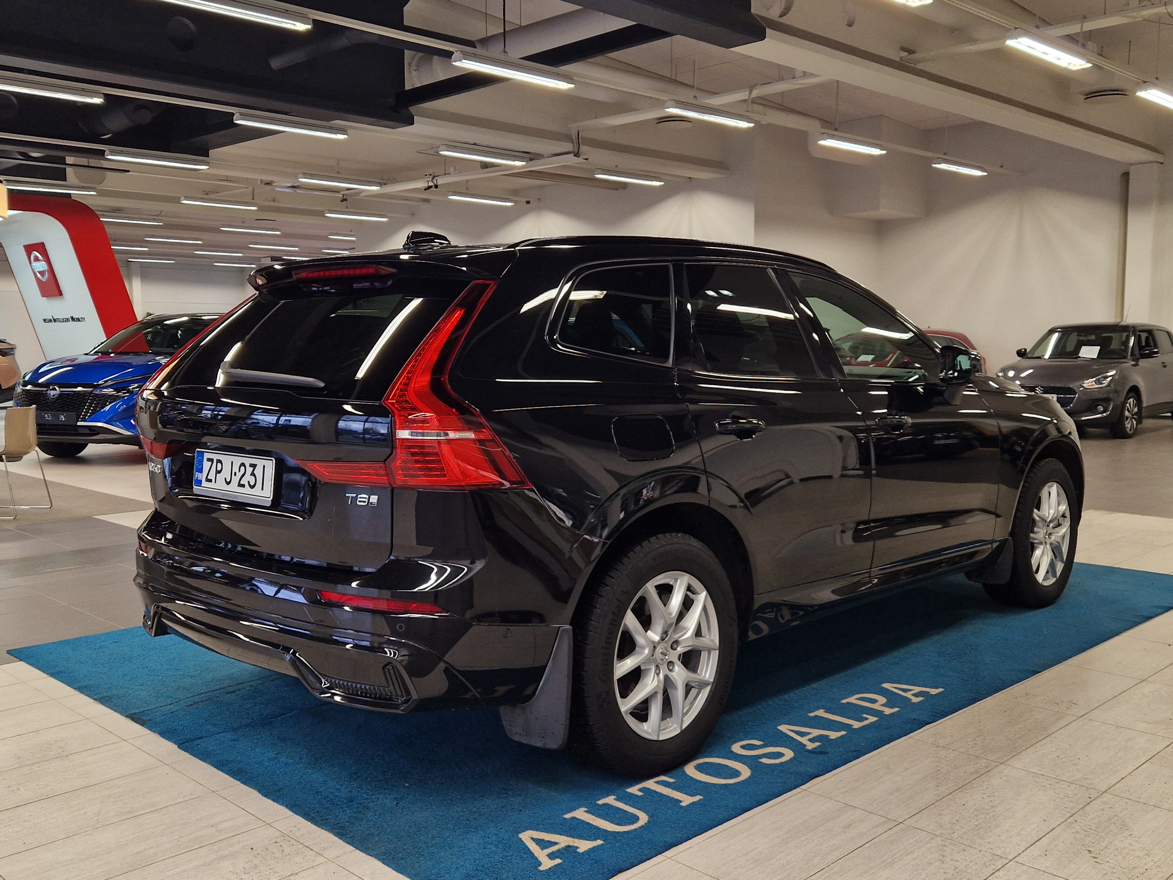 Volvo XC60 T8 AWD LONG RANGE ULTRA DARK TAKUU 24KK/40TKM