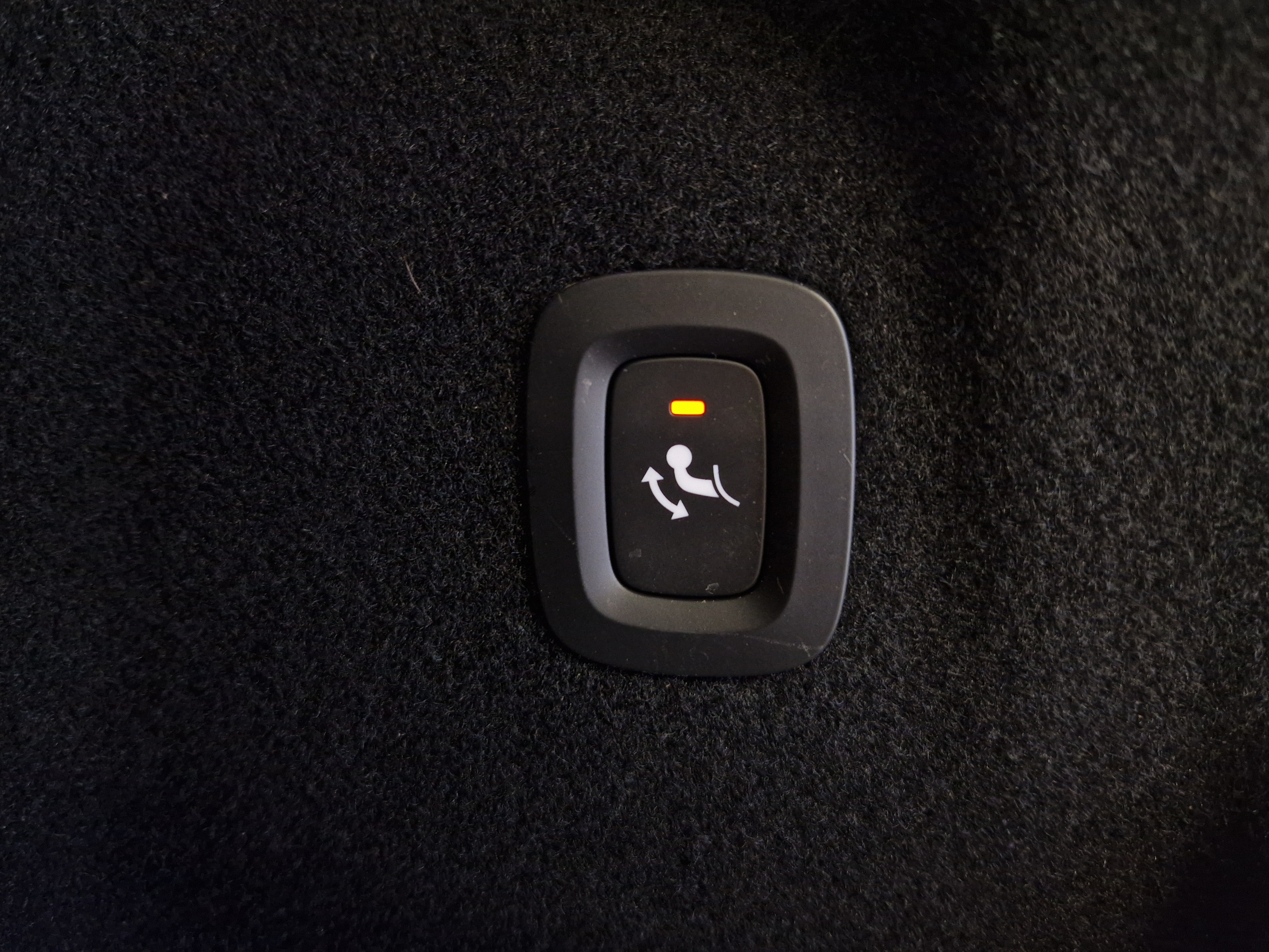 Volvo XC60 T8 AWD LONG RANGE ULTRA DARK TAKUU 24KK/40TKM