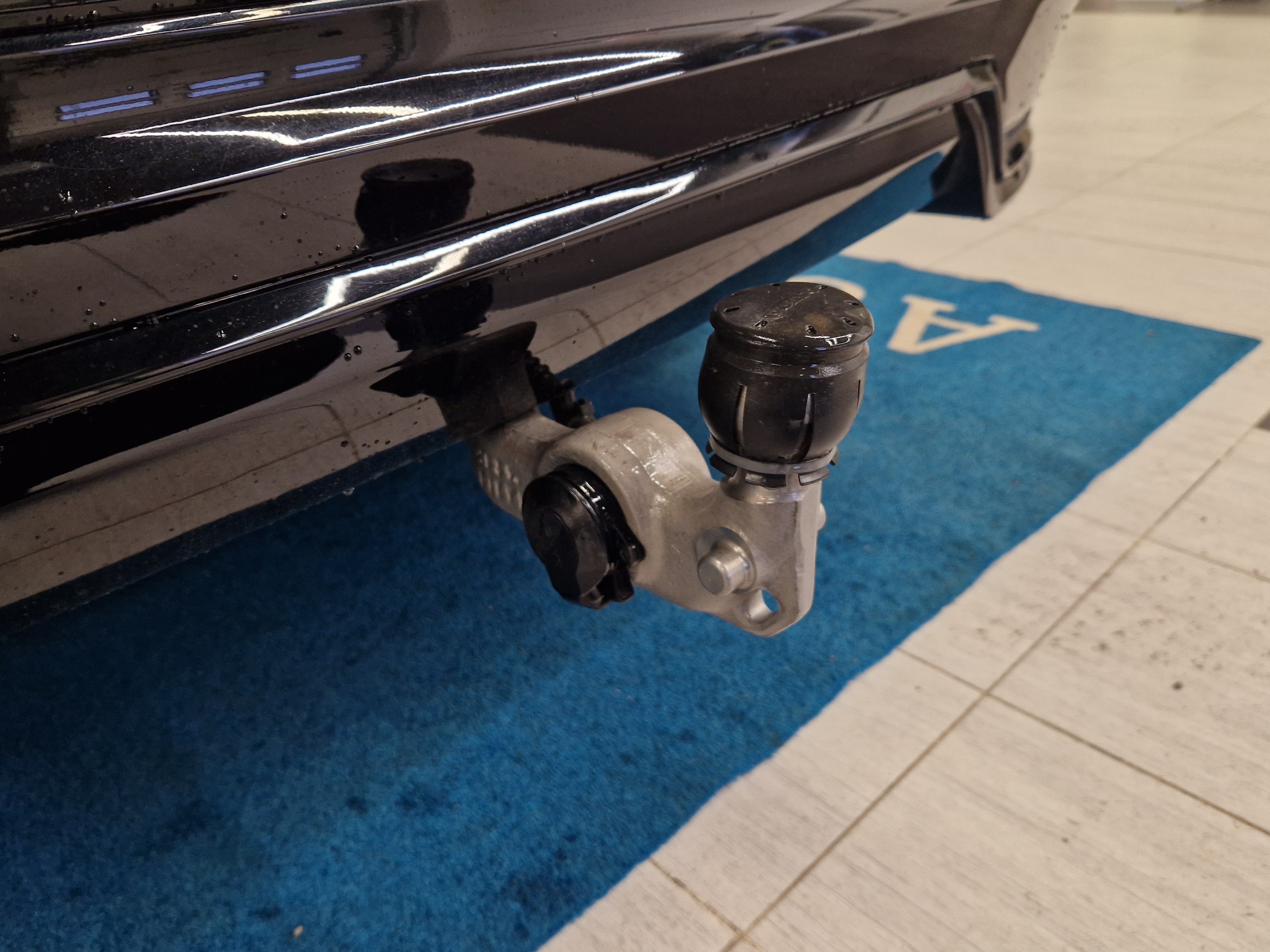 Volvo XC60 T8 AWD LONG RANGE ULTRA DARK TAKUU 24KK/40TKM