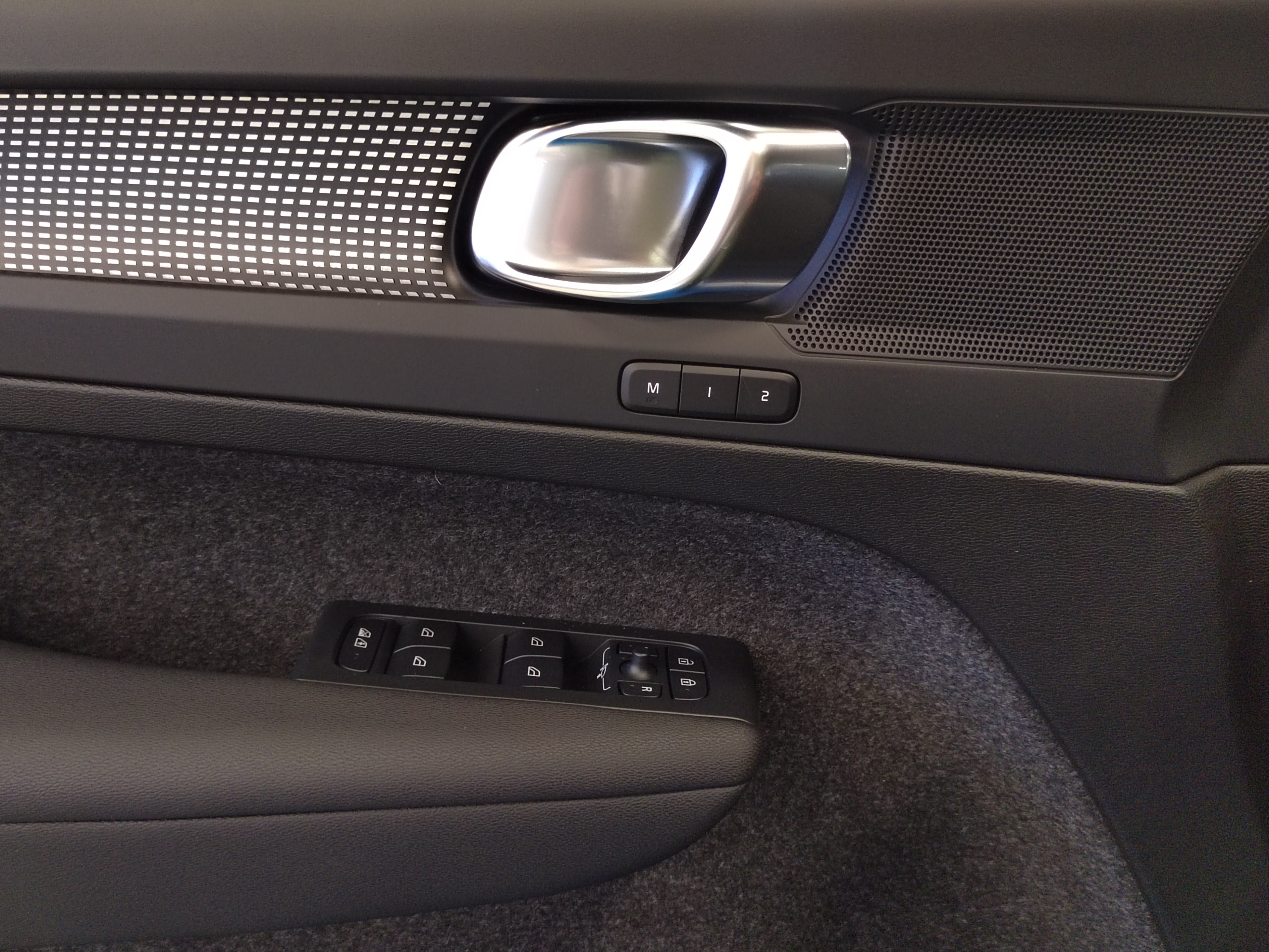 Volvo XC40 B3 MHEV EDITION PLUS DCT AUT. TAKUU 24KK/40TKM.