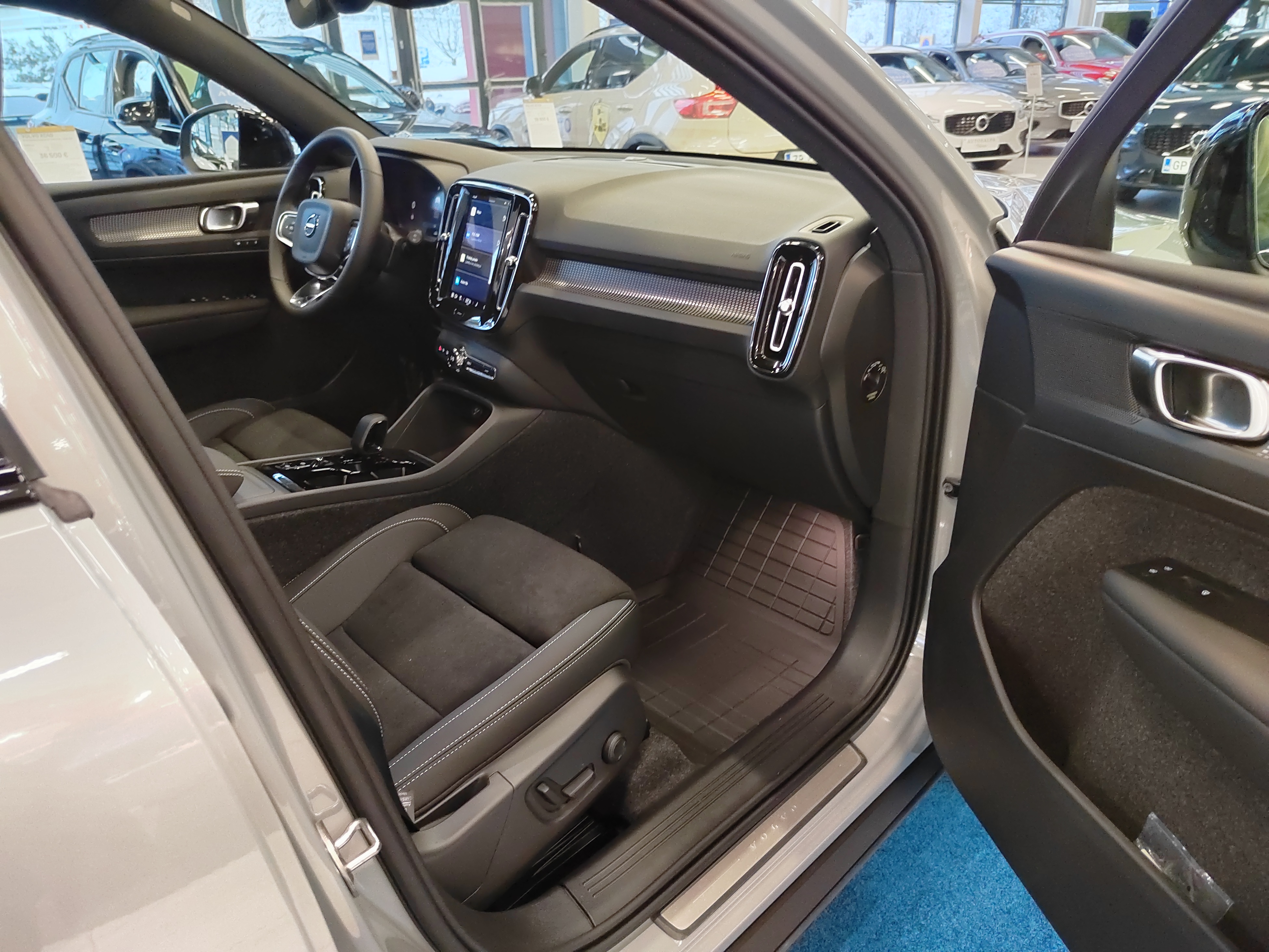 Volvo XC40 B3 MHEV EDITION PLUS DCT AUT. TAKUU 24KK/40TKM.