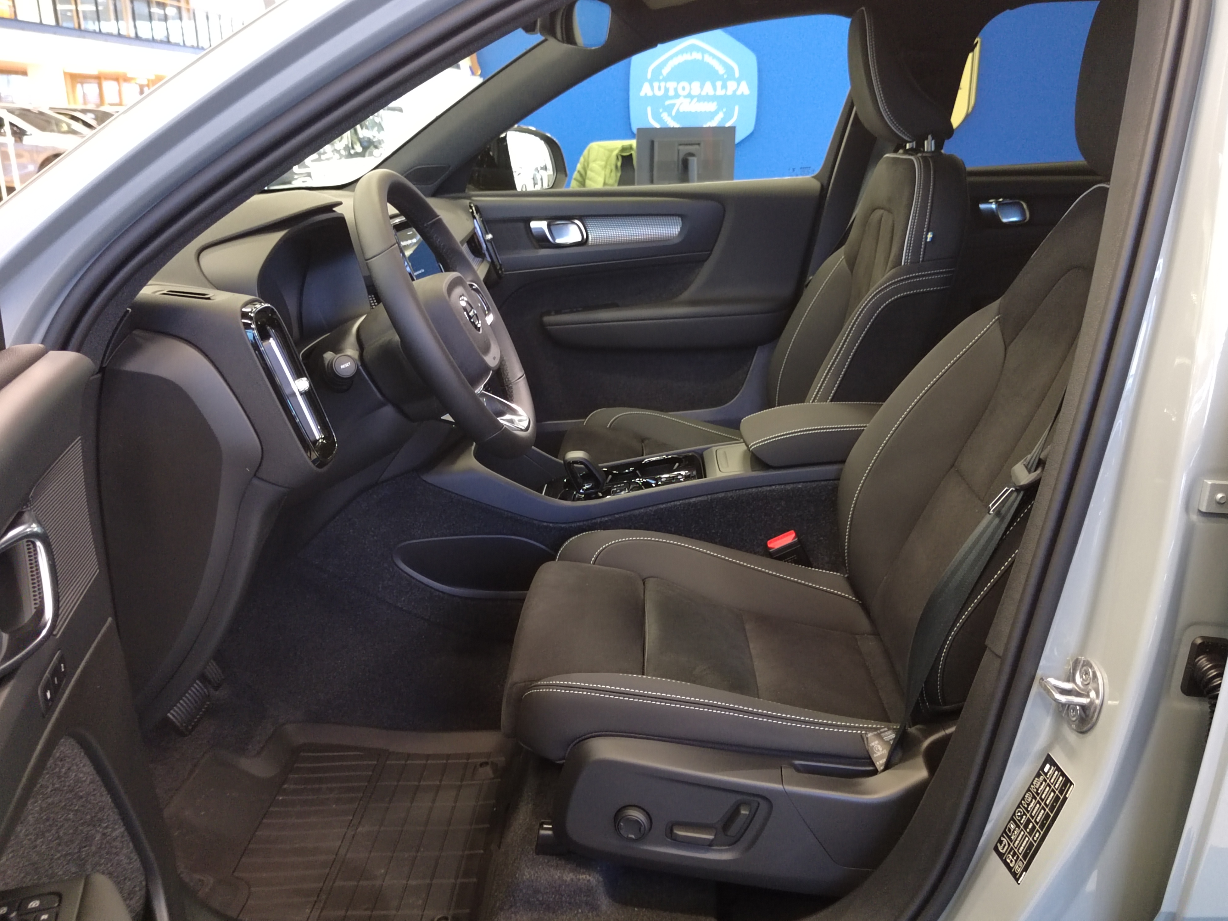 Volvo XC40 B3 MHEV EDITION PLUS DCT AUT. TAKUU 24KK/40TKM.