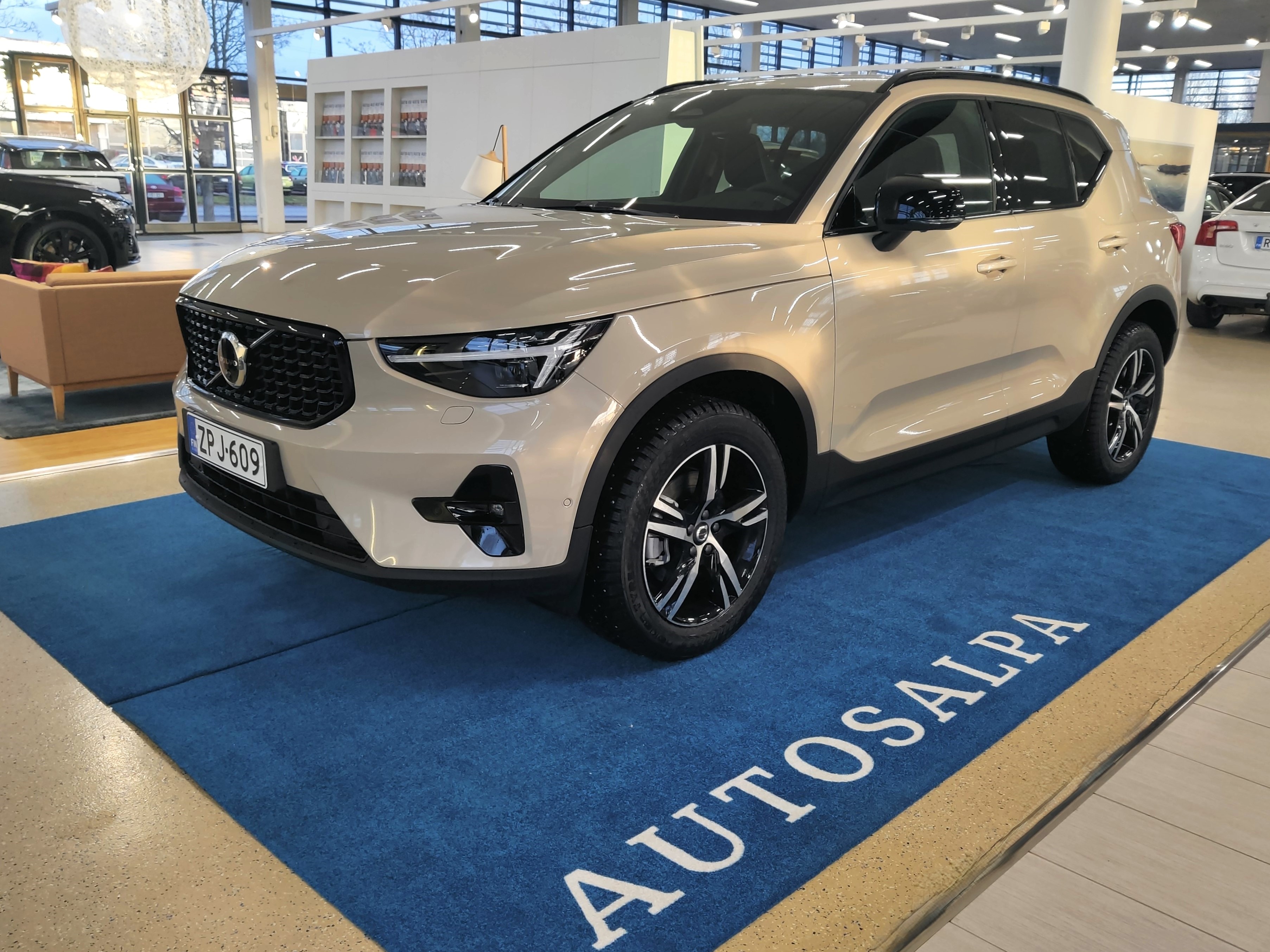 Volvo XC40 B3 MHEV EDITION PLUS DCT AUT TAKUU 24KK/40TKM