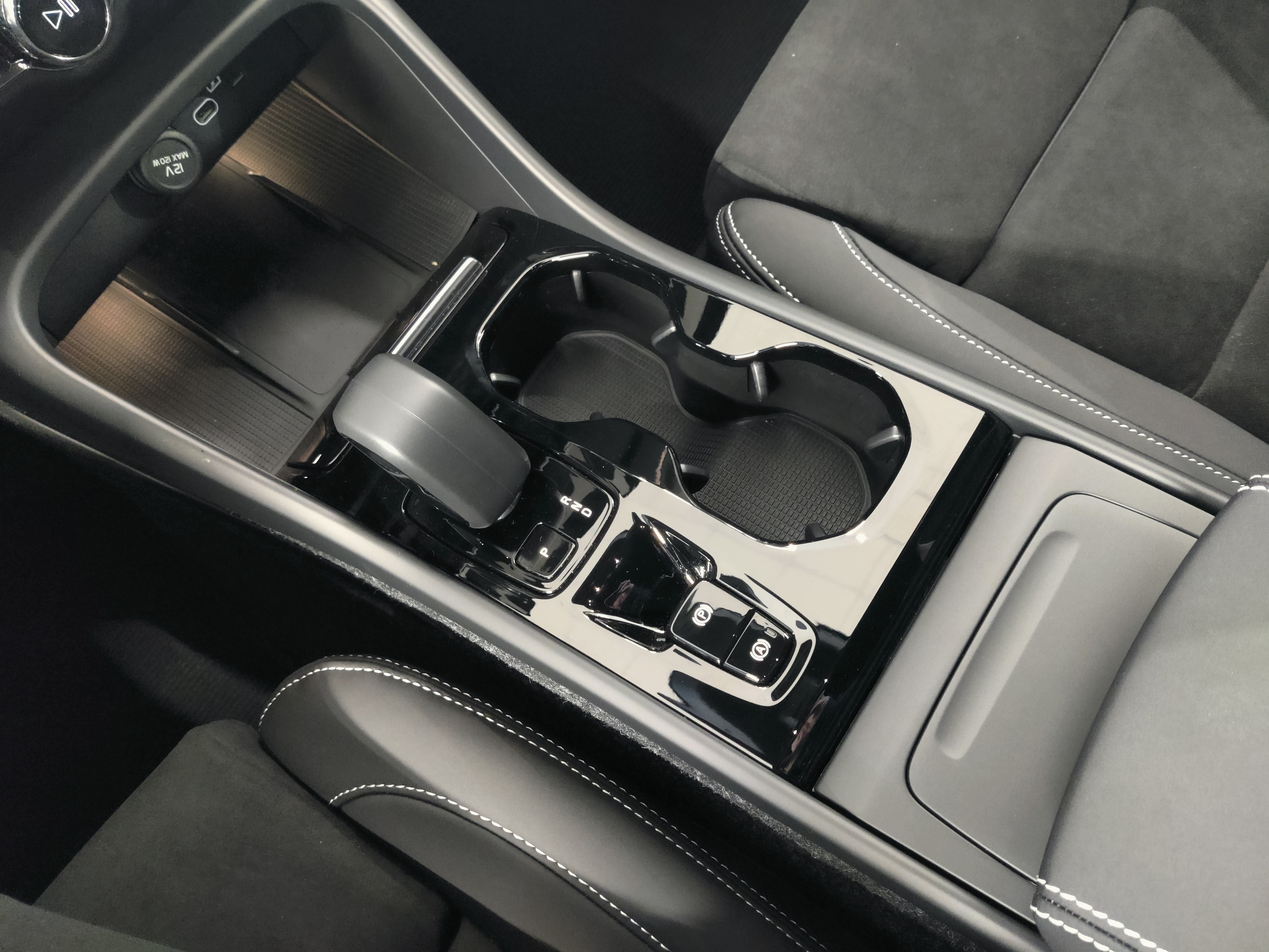 Volvo XC40 B3 MHEV EDITION PLUS DCT AUT TAKUU 24KK/40TKM