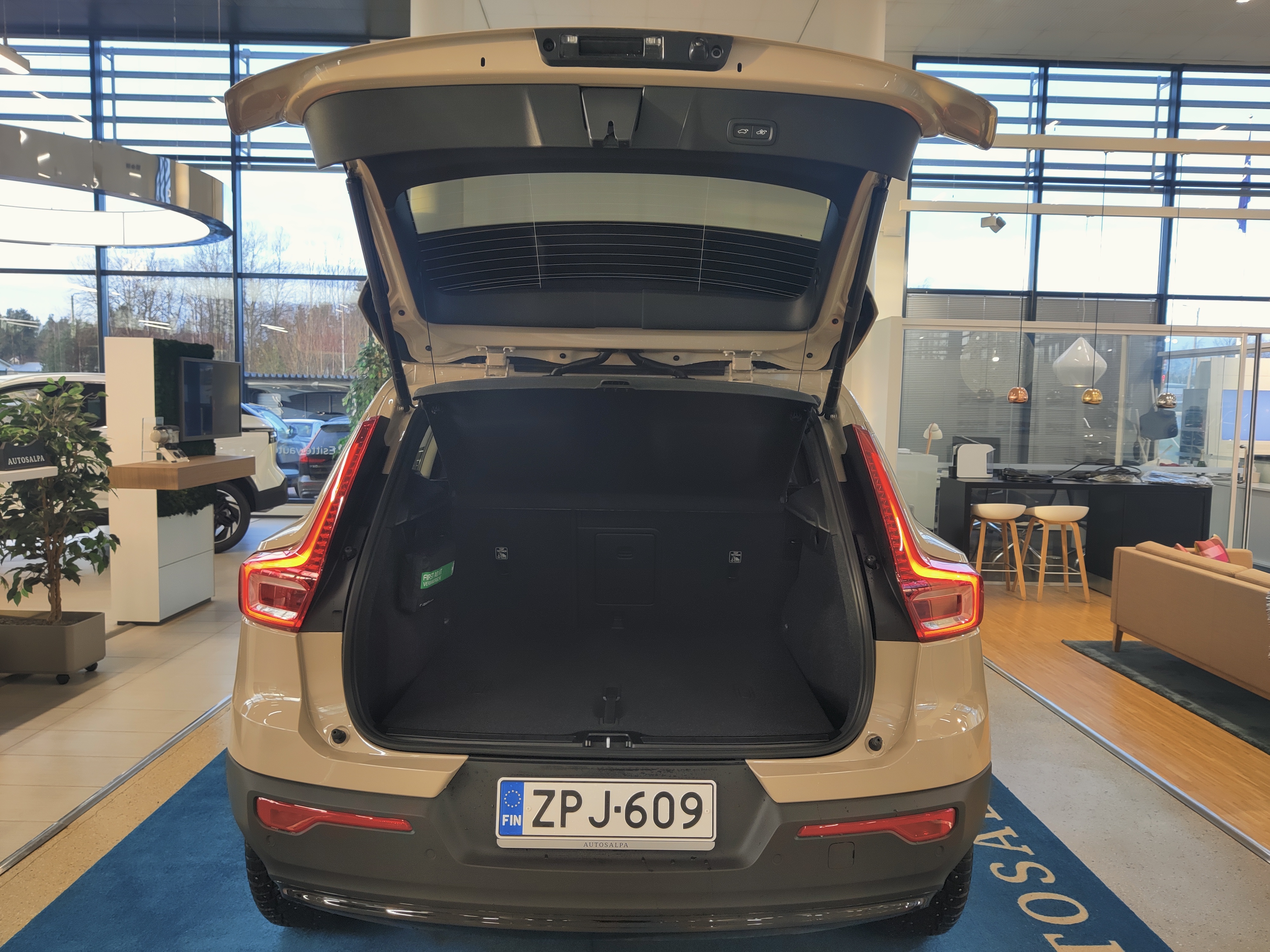 Volvo XC40 B3 MHEV EDITION PLUS DCT AUT TAKUU 24KK/40TKM