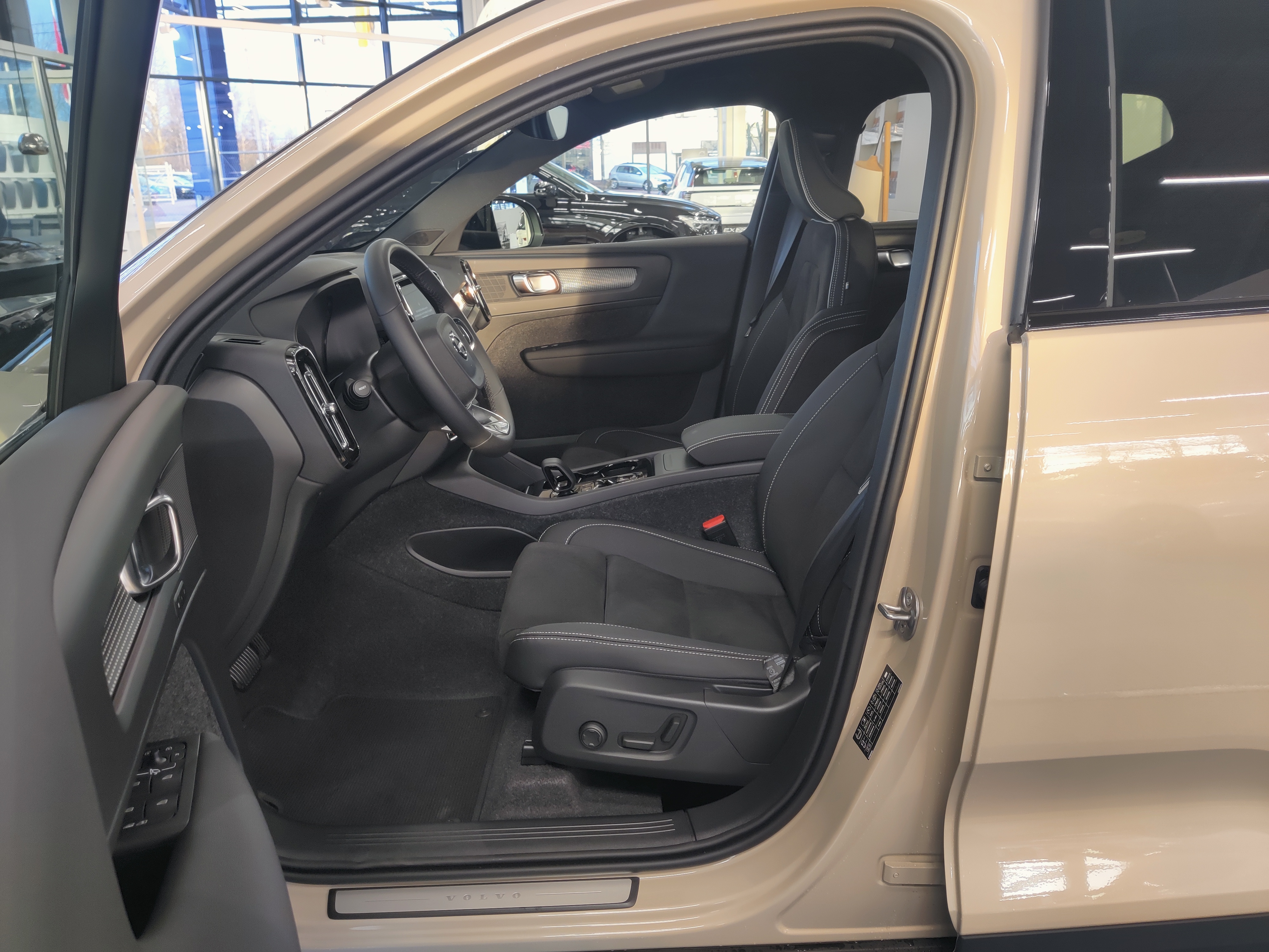 Volvo XC40 B3 MHEV EDITION PLUS DCT AUT TAKUU 24KK/40TKM