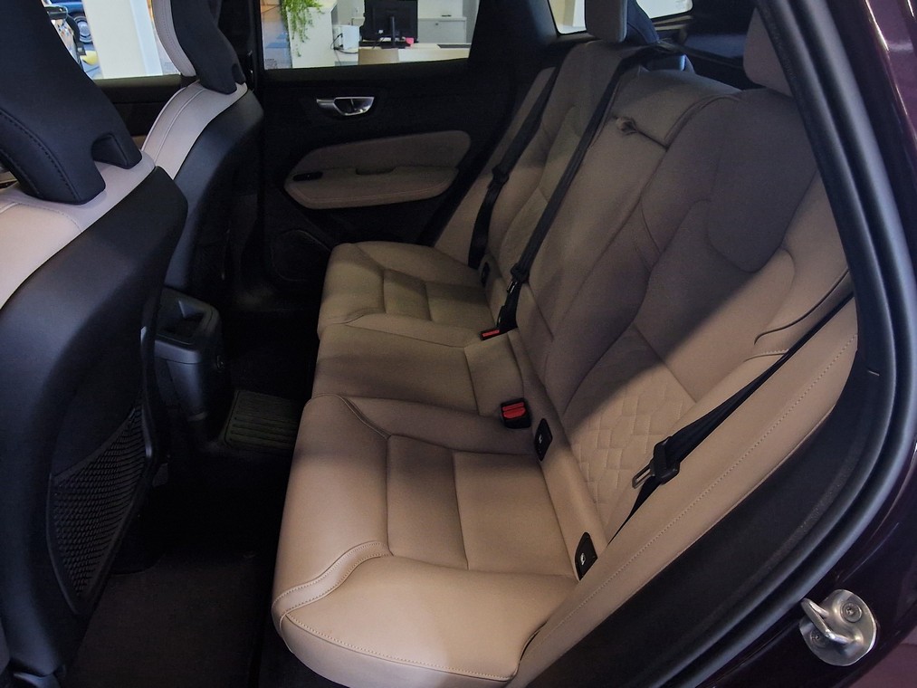 Volvo XC60 T6 AWD LONG RANGE ULTRA DARK