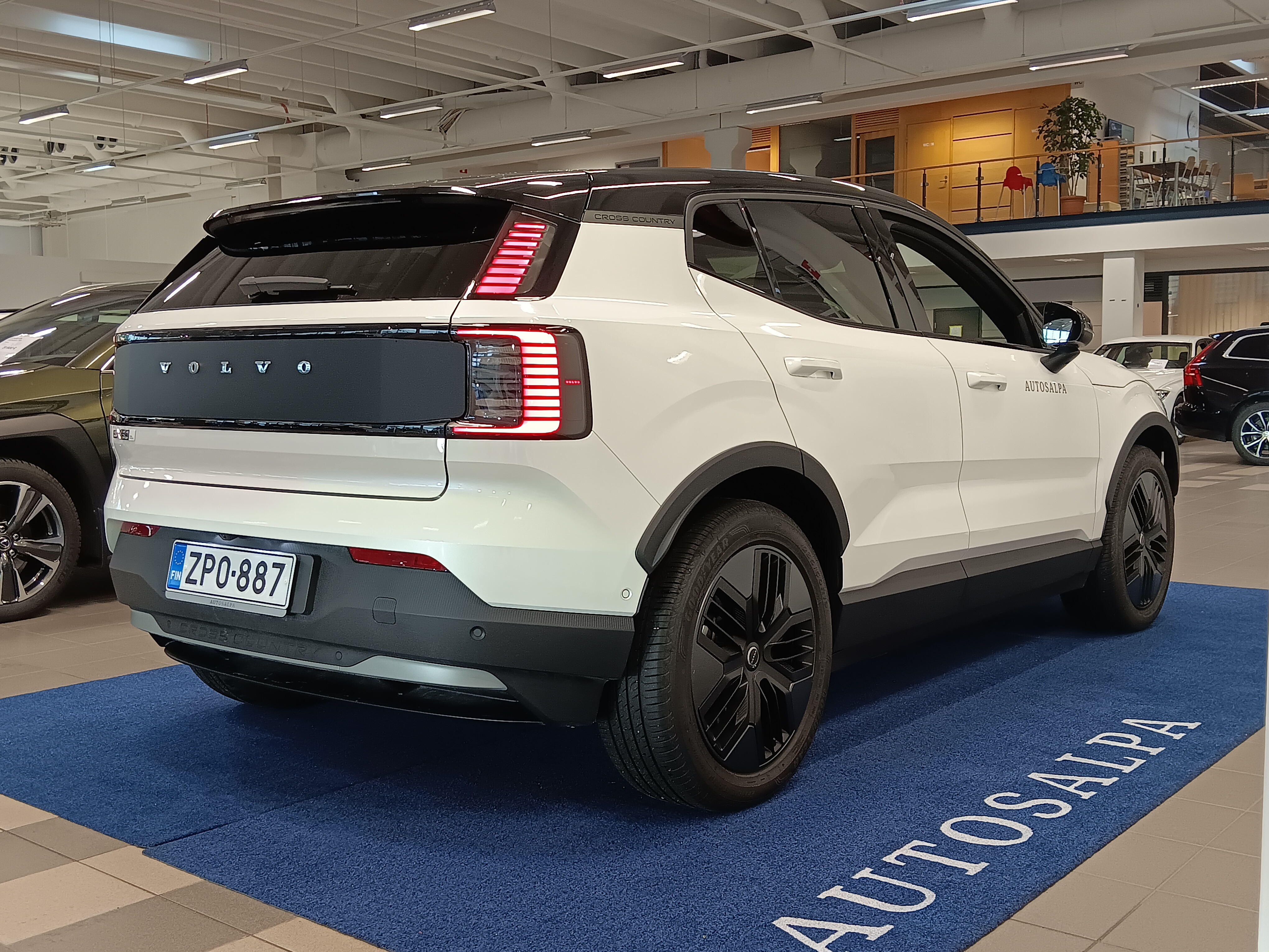 Volvo EX30 CROSS COUNTRY TWIN PERFORMANCE ULTRA
