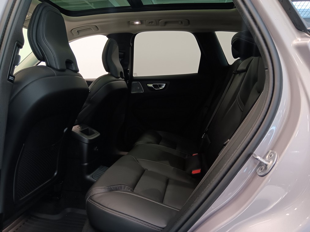 Volvo XC60 T8 AWD LONG RANGE HIGH PERFORMANCE ULTRA DARK