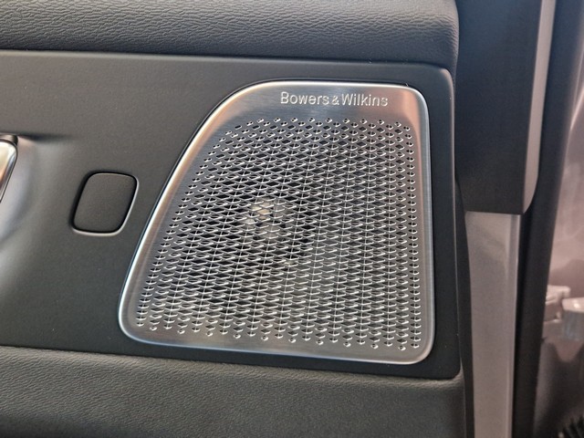 Volvo XC60 T8 AWD LONG RANGE HIGH PERFORMANCE ULTRA DARK