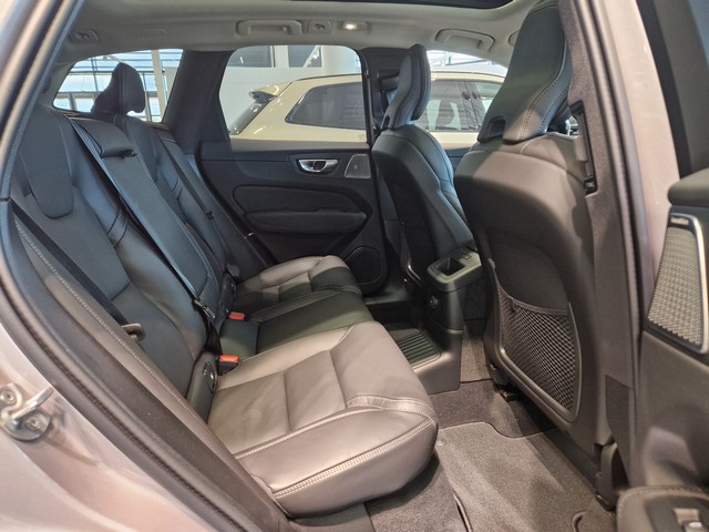 Volvo XC60 T8 AWD LONG RANGE HIGH PERFORMANCE ULTRA DARK