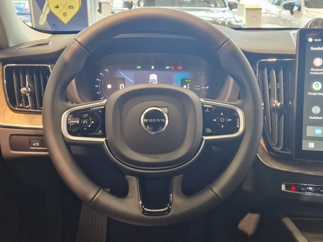 Volvo XC60 T8 AWD LONG RANGE HIGH PERFORMANCE ULTRA DARK
