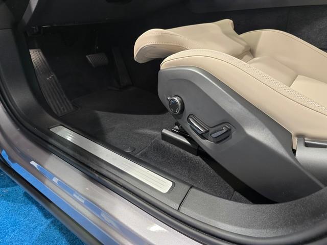 Volvo XC60 T8 AWD LONG RANGE ULTRA DARK.