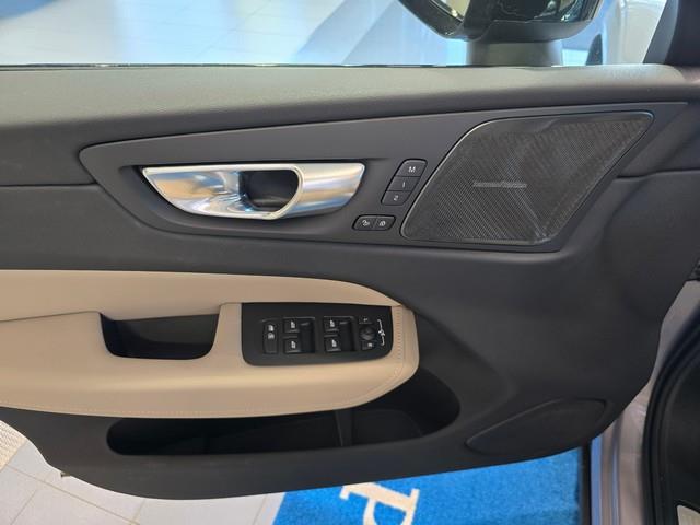 Volvo XC60 T8 AWD LONG RANGE ULTRA DARK.
