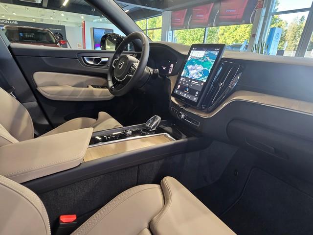 Volvo XC60 T8 AWD LONG RANGE ULTRA DARK.