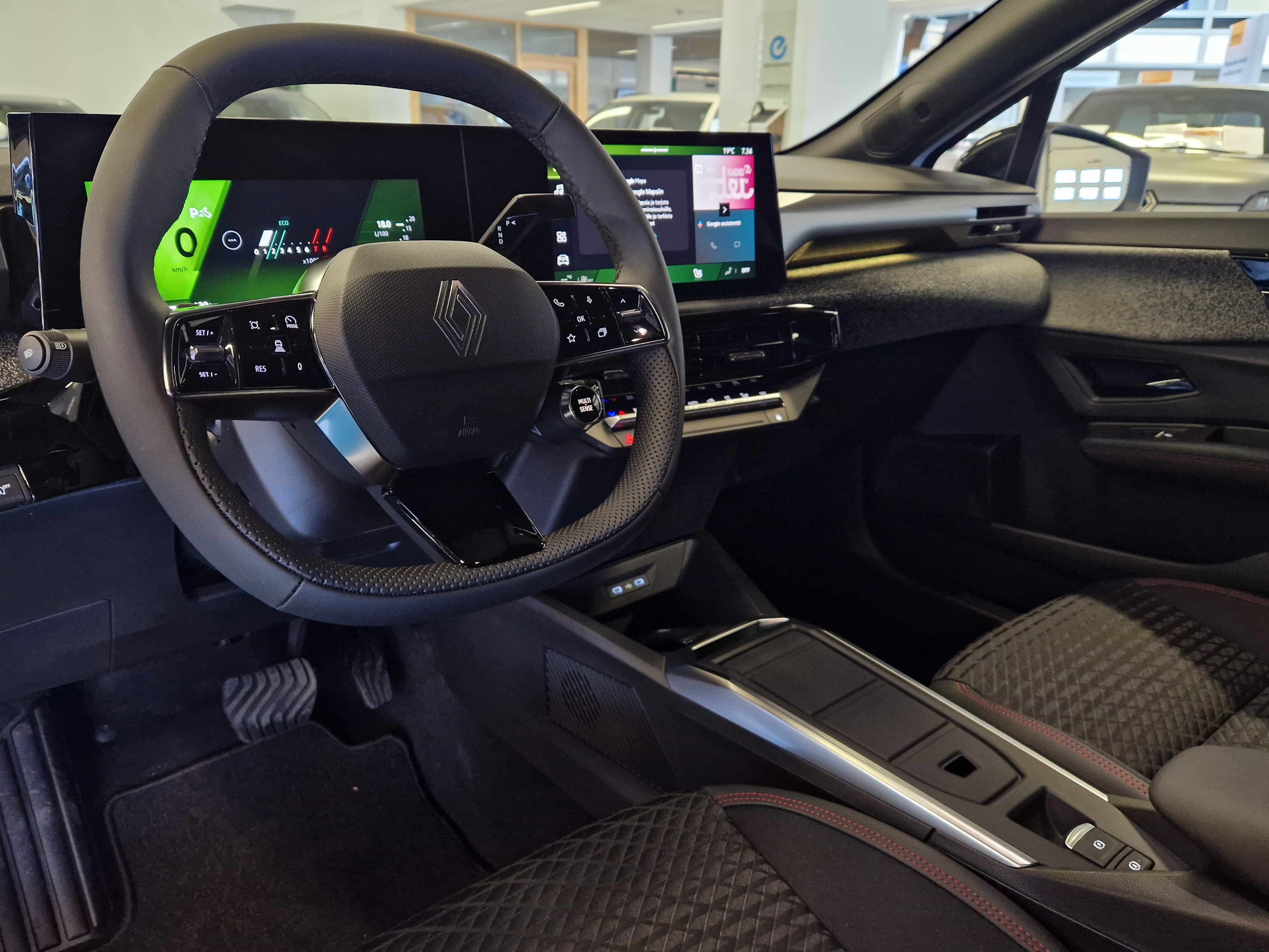 Renault CLIO TCE 115 EDC TECHNO.