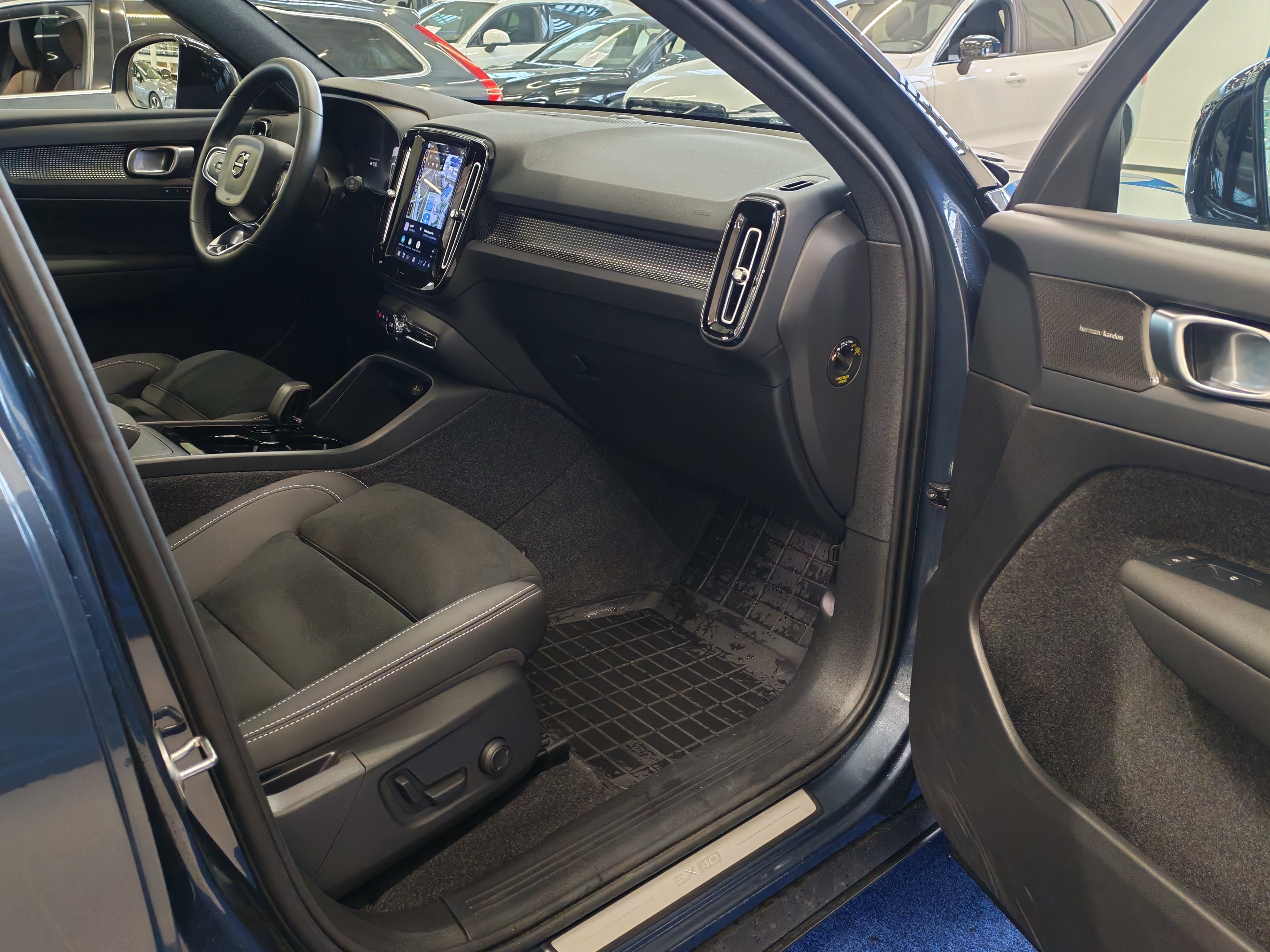 Volvo EX40 TWIN PERFORMANCE ULTRA LIMITED BLACK EDITION.