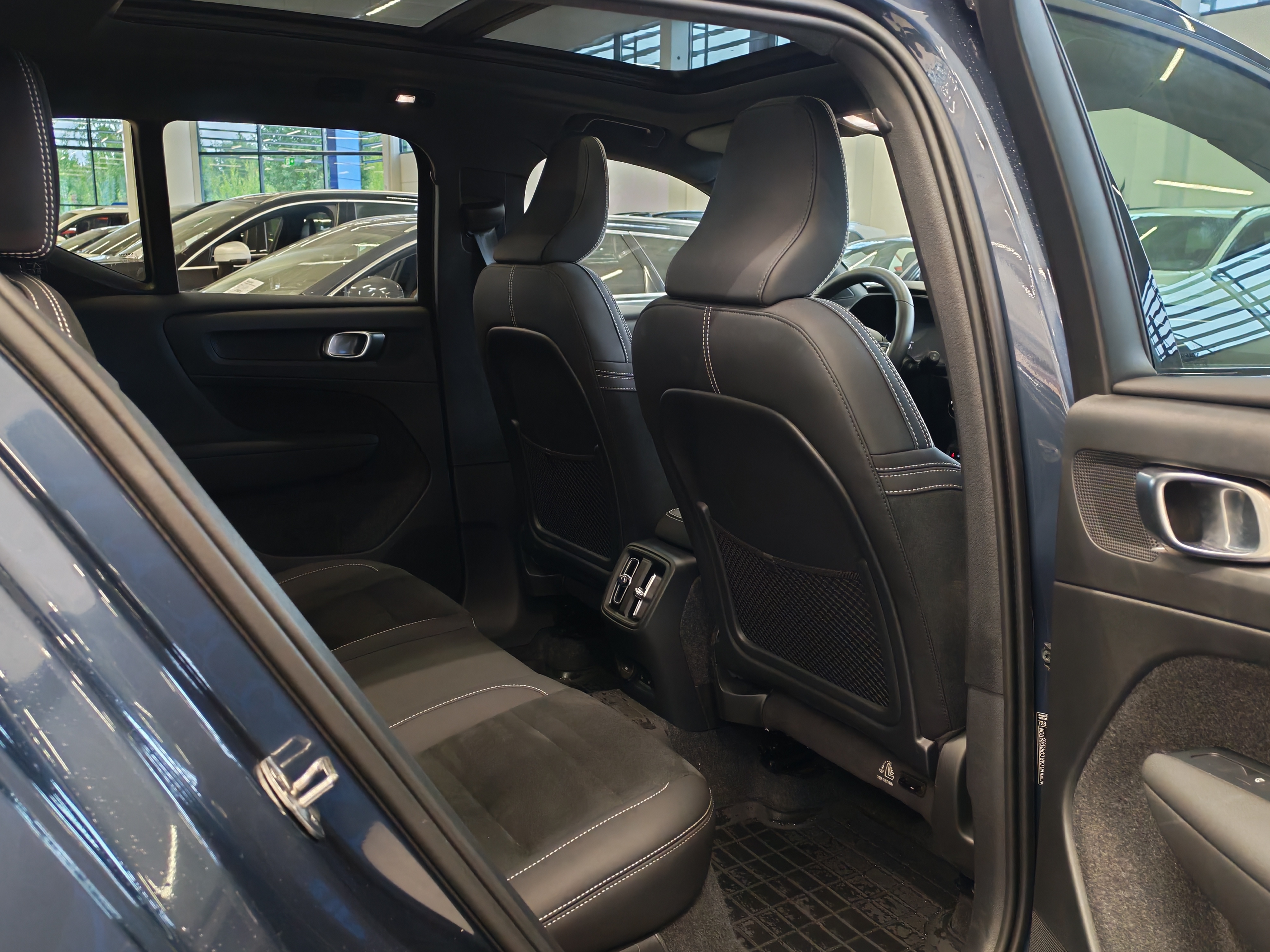 Volvo EX40 TWIN PERFORMANCE ULTRA LIMITED BLACK EDITION.